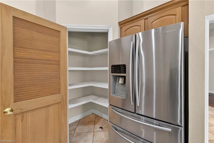 7930  Sandel Wood W CIR, Fort Myers, FL 33908