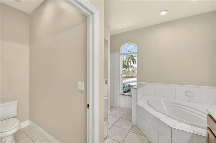 7930  Sandel Wood W CIR, Fort Myers, FL 33908