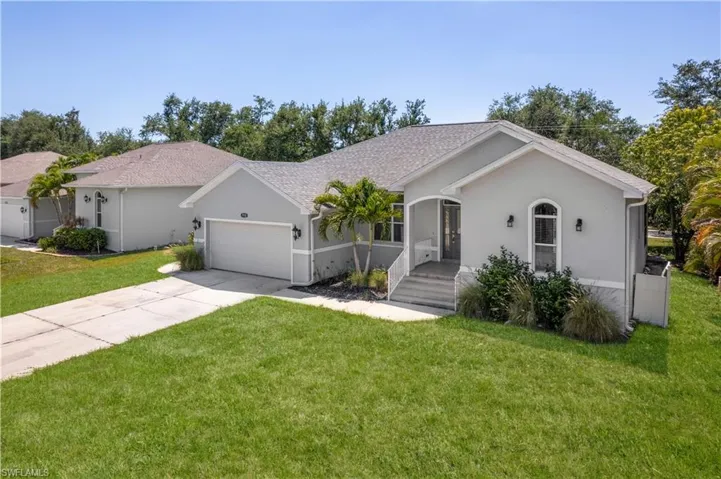 7930  Sandel Wood W CIR, Fort Myers, FL 33908