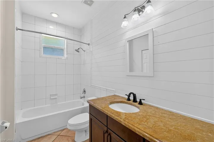 7930  Sandel Wood W CIR, Fort Myers, FL 33908