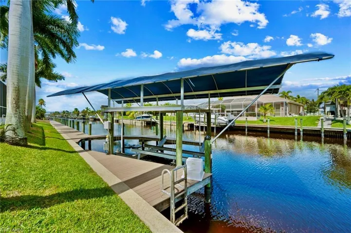 16k Boat Lift with Canopy and Composite Decking