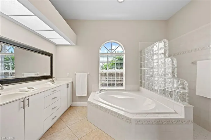 2507 SE 22nd CT, CAPE CORAL FL 33904