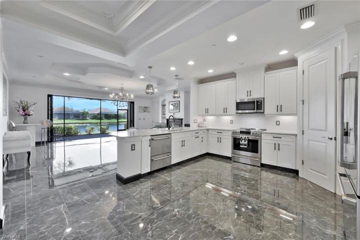 OPEN KITCHEN/LIVING