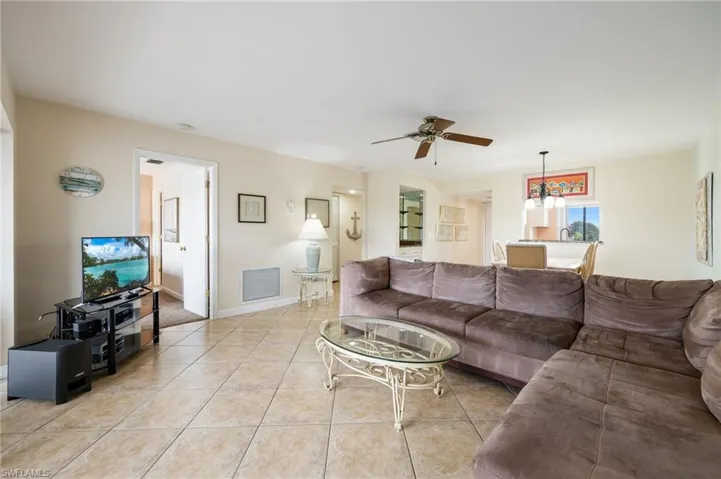3813 Se 11th Pl 1214, Cape Coral, Florida 33904