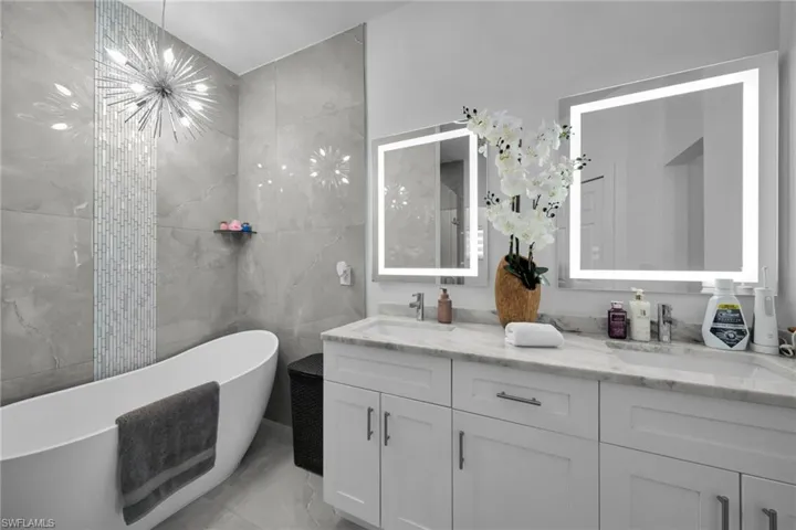 1002 Ne 2nd Ave, Cape Coral, Florida 33909
