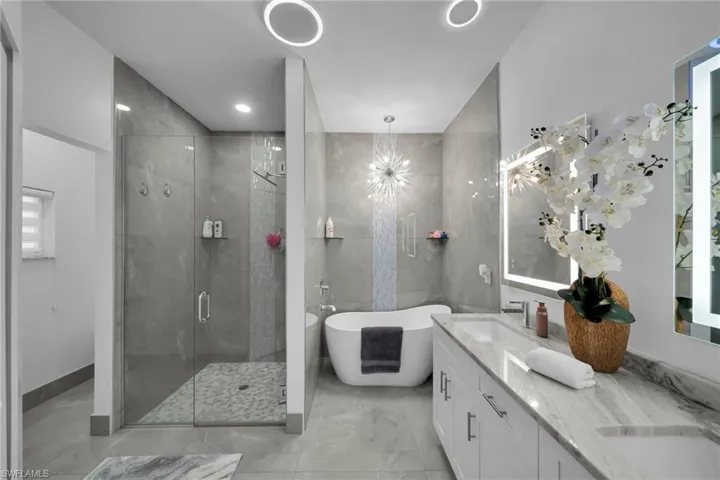 1002 Ne 2nd Ave, Cape Coral, Florida 33909