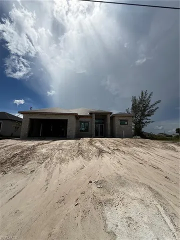 4317 Ne 9th Ct, Cape Coral, Florida 33909