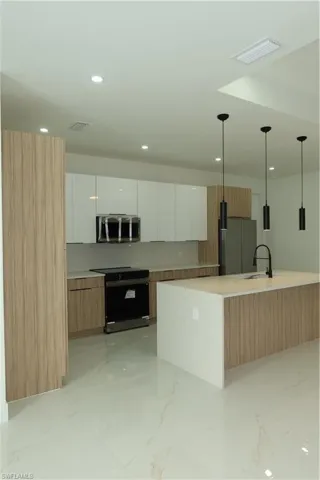 3023 Sw 15th Ave, Cape Coral, Florida 33914