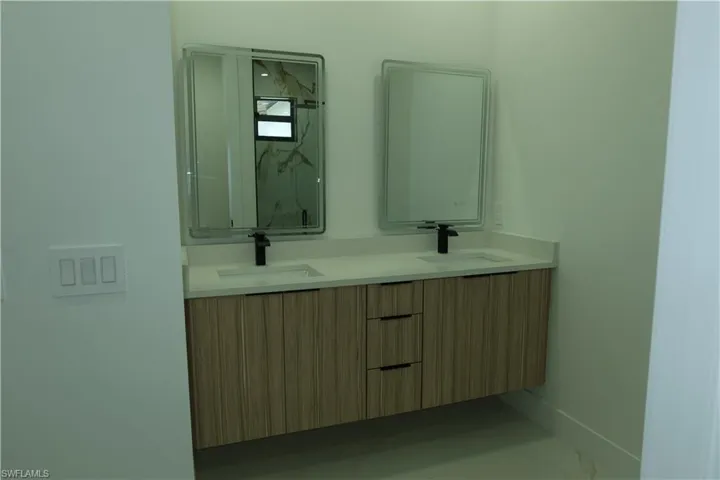 3023 Sw 15th Ave, Cape Coral, Florida 33914