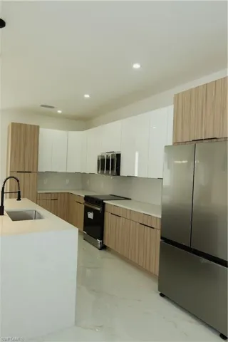 3023 Sw 15th Ave, Cape Coral, Florida 33914