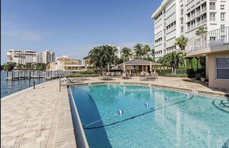 250 Park Shore DR # 302, NAPLES FL 34103