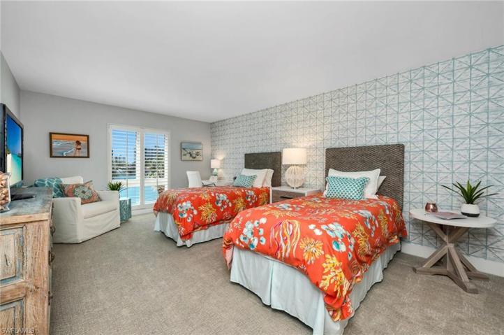 250 Park Shore DR # 302, NAPLES FL 34103