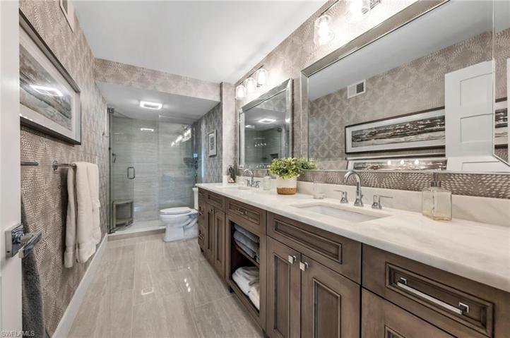250 Park Shore DR # 302, NAPLES FL 34103