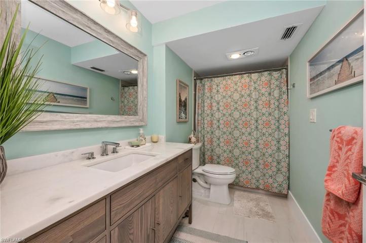 250 Park Shore DR # 302, NAPLES FL 34103