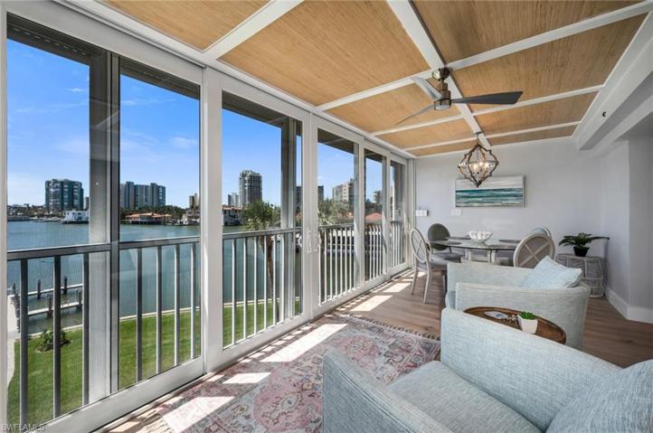 250 Park Shore DR # 302, NAPLES FL 34103