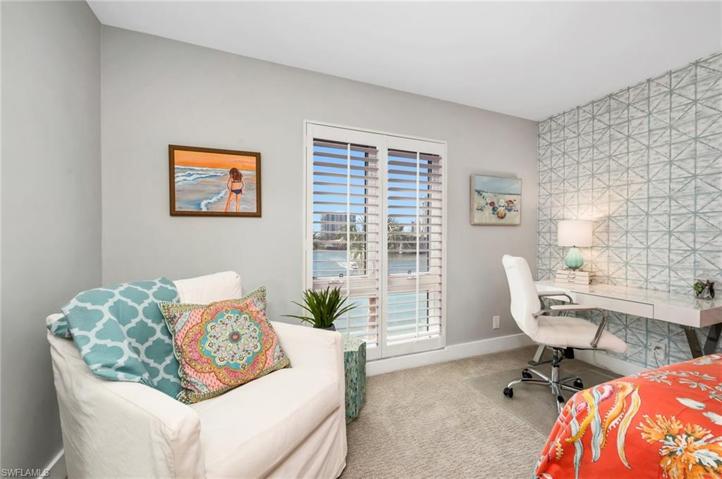 250 Park Shore DR # 302, NAPLES FL 34103