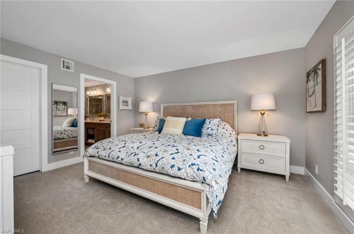 250 Park Shore DR # 302, NAPLES FL 34103