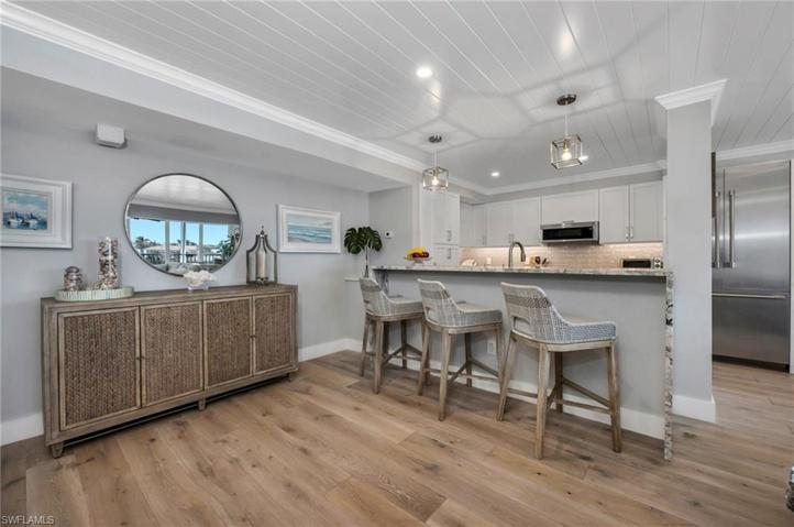250 Park Shore DR # 302, NAPLES FL 34103