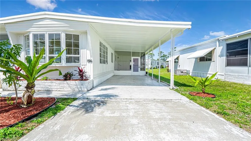814  Holly Berry  CT, North Fort Myers, FL 33903