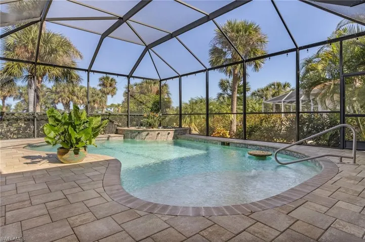 In-ground saltwater with water feature