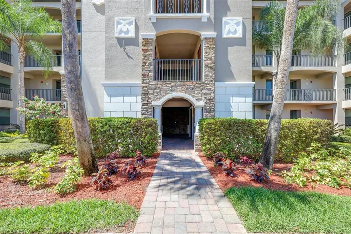 9830  Giaveno  CIR, Naples, FL 34113
