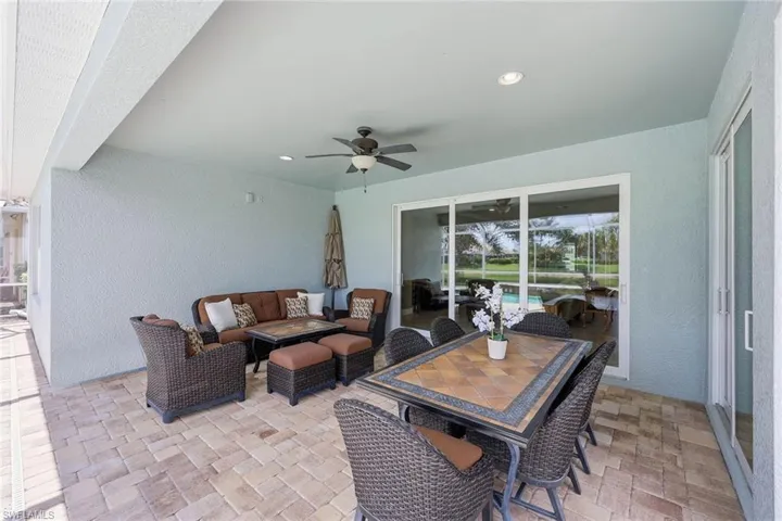 8562 Veronawalk Cir, Naples, Florida 34114