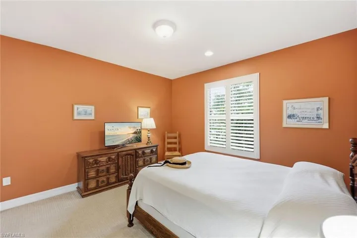 8562 Veronawalk Cir, Naples, Florida 34114