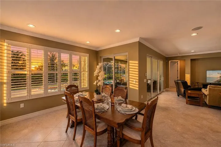 8562 Veronawalk Cir, Naples, Florida 34114