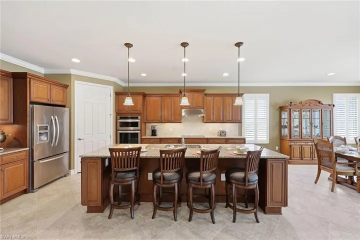 8562 Veronawalk Cir, Naples, Florida 34114