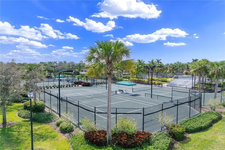 8562 Veronawalk Cir, Naples, Florida 34114