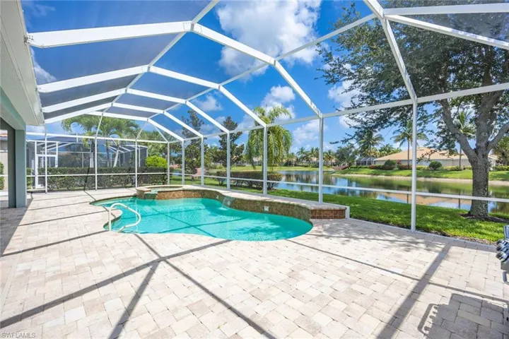 8562 Veronawalk Cir, Naples, Florida 34114