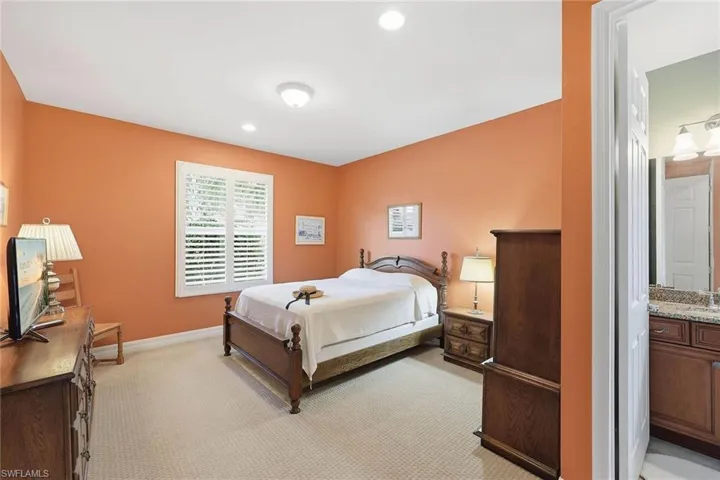 8562 Veronawalk Cir, Naples, Florida 34114