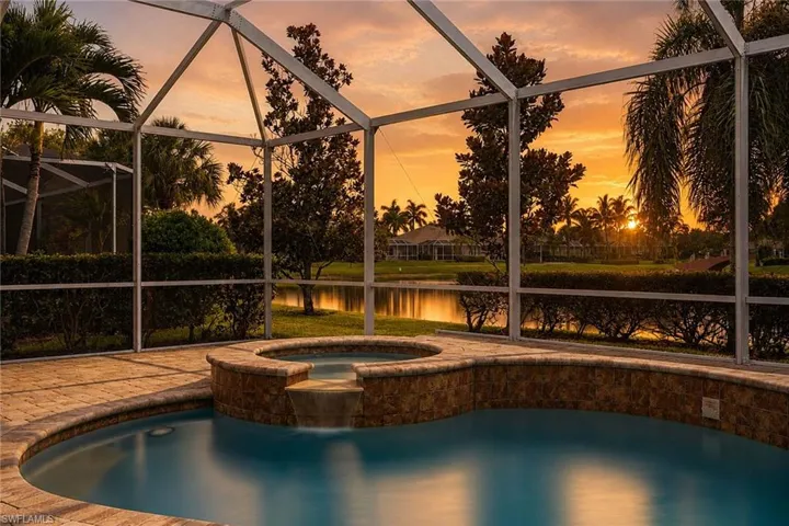 8562 Veronawalk Cir, Naples, Florida 34114