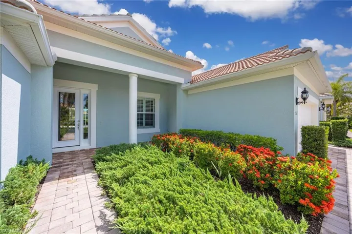 8562 Veronawalk Cir, Naples, Florida 34114