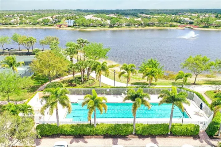 8562 Veronawalk Cir, Naples, Florida 34114