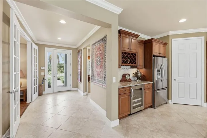 8562 Veronawalk Cir, Naples, Florida 34114