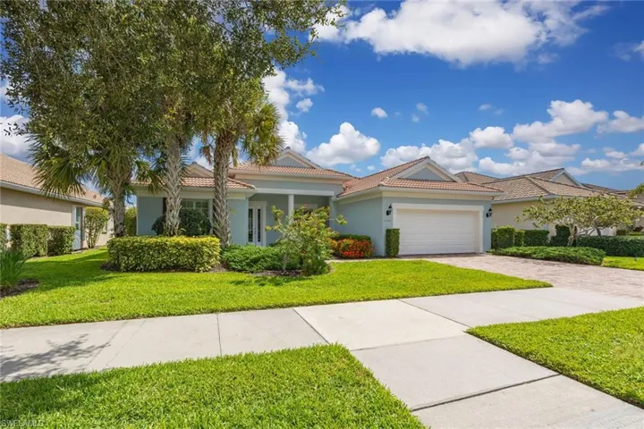 8562 Veronawalk Cir, Naples, Florida 34114
