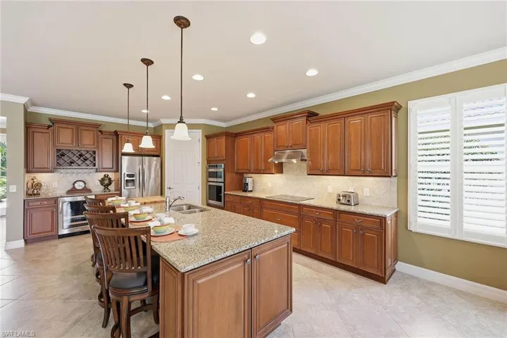8562 Veronawalk Cir, Naples, Florida 34114