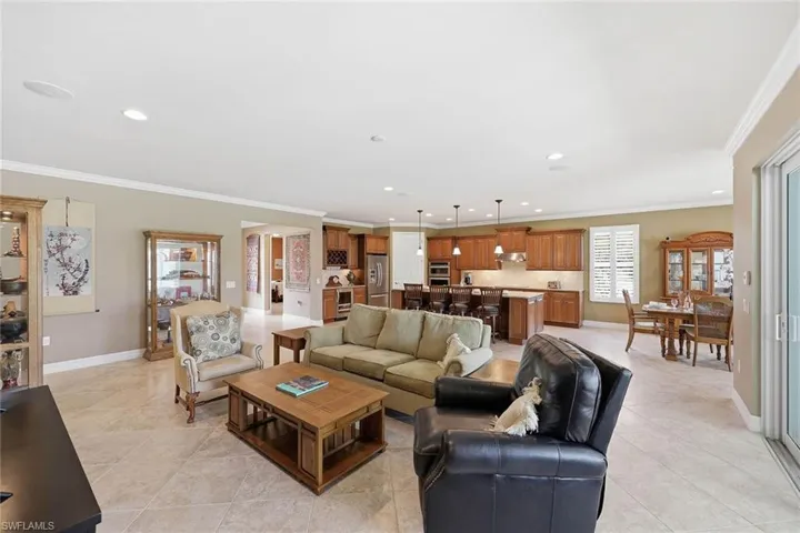 8562 Veronawalk Cir, Naples, Florida 34114