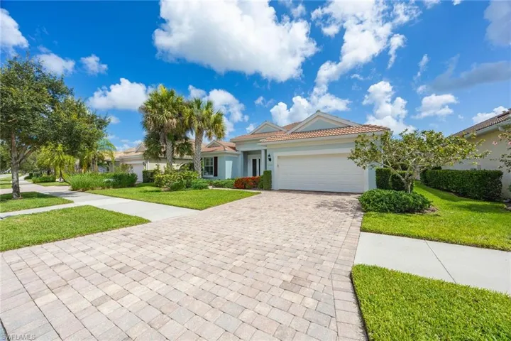 8562 Veronawalk Cir, Naples, Florida 34114
