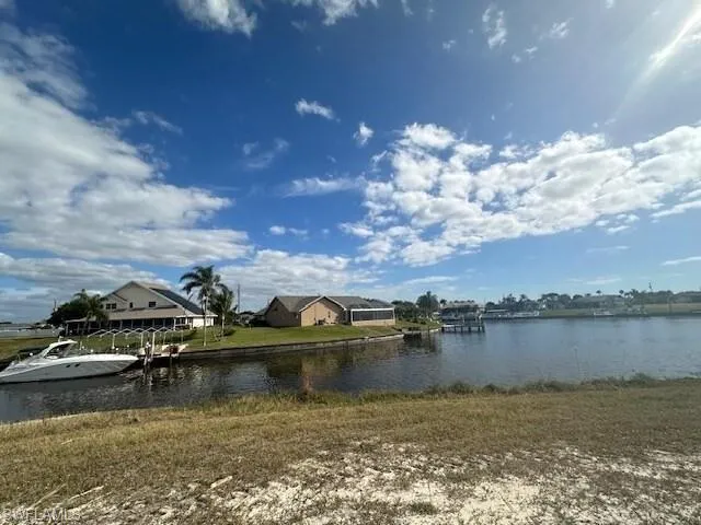 1047-1051 SE 10th  ST, Cape Coral, FL 33990