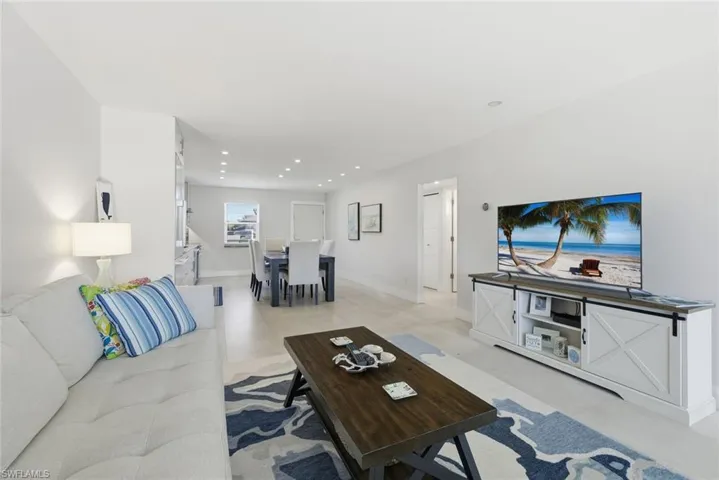 4200  Belair  LN, Naples, FL 34103