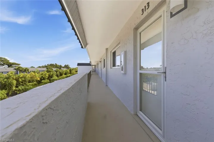 4200  Belair  LN, Naples, FL 34103