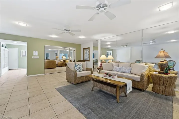 4200  Belair  LN, Naples, FL 34103