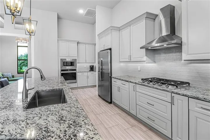 1805  Beach W PKWY, Cape Coral, FL 33914