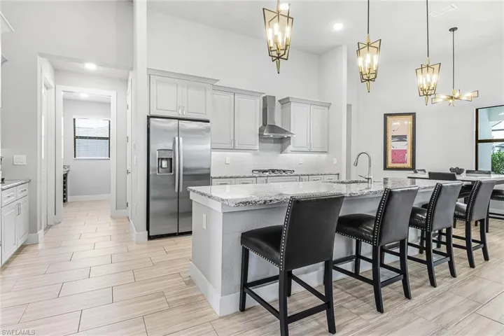 1805  Beach W PKWY, Cape Coral, FL 33914