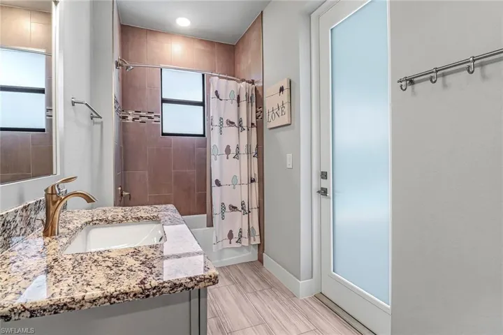 1805  Beach W PKWY, Cape Coral, FL 33914