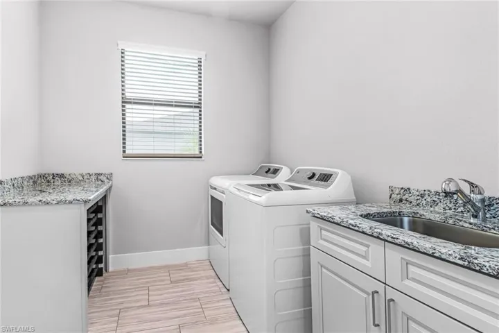 1805  Beach W PKWY, Cape Coral, FL 33914