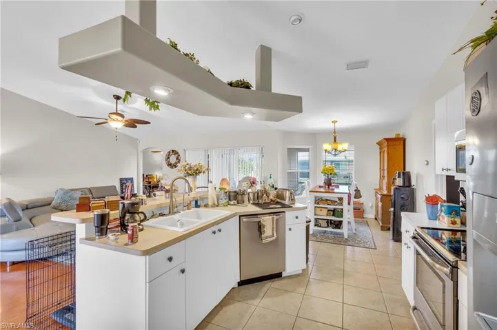 4155 NE 15th PL, CAPE CORAL FL 33909