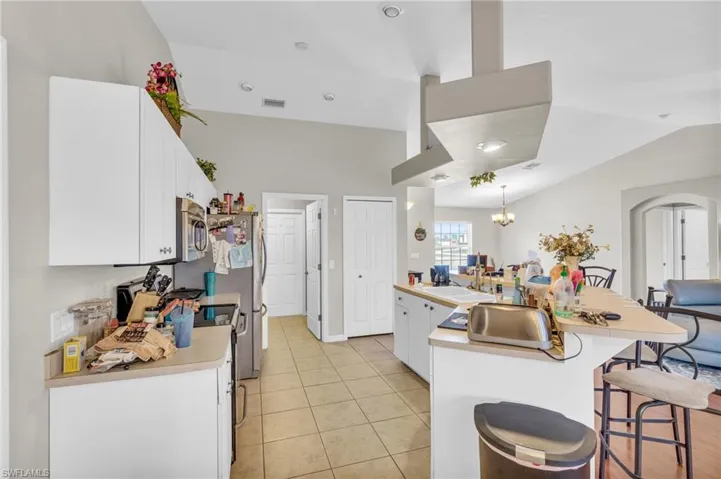 4155 NE 15th PL, CAPE CORAL FL 33909